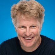 Head shot of Thomas Bengtsson
