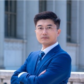 A headshot photo of Edward Gao
