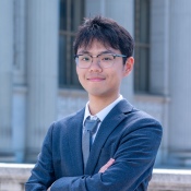 A headshot photo of Ruoyang Li