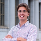 A headshot photo of Victor Sana